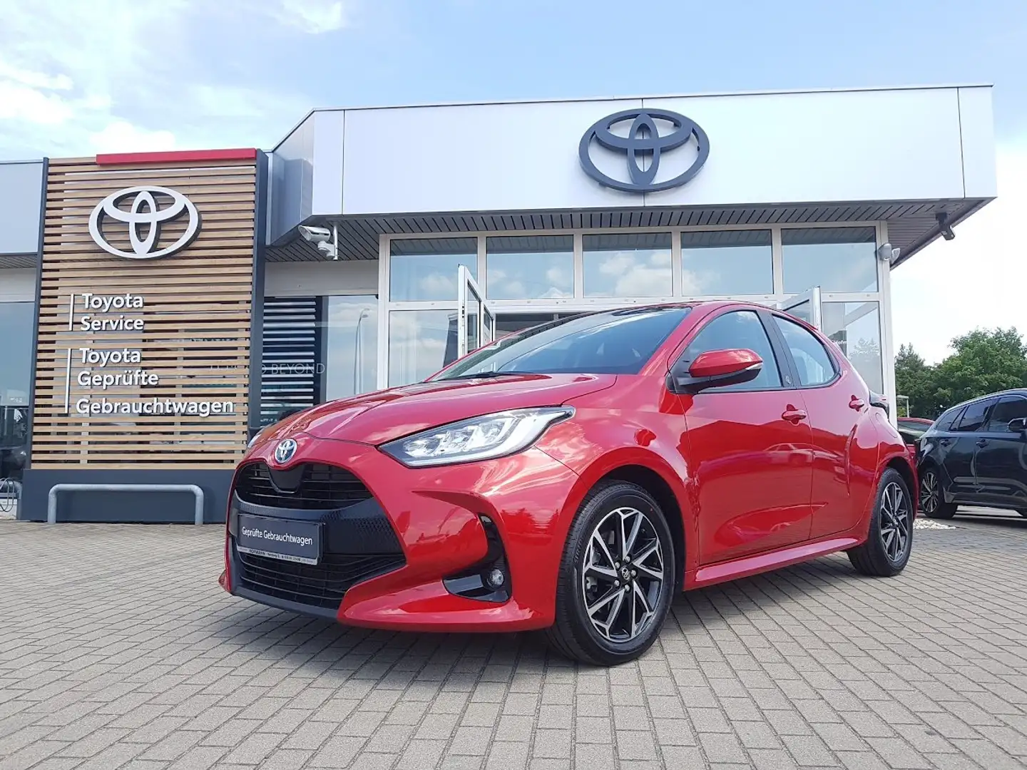 Toyota Yaris Hybrid - Team D - m.Comfort-Paket +Allwetterreifen Rood - 1