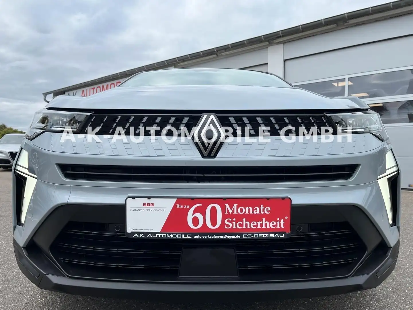 Renault Captur II Evolution Mild Hybrid 160 EDC*KAM*ACC* Grau - 2