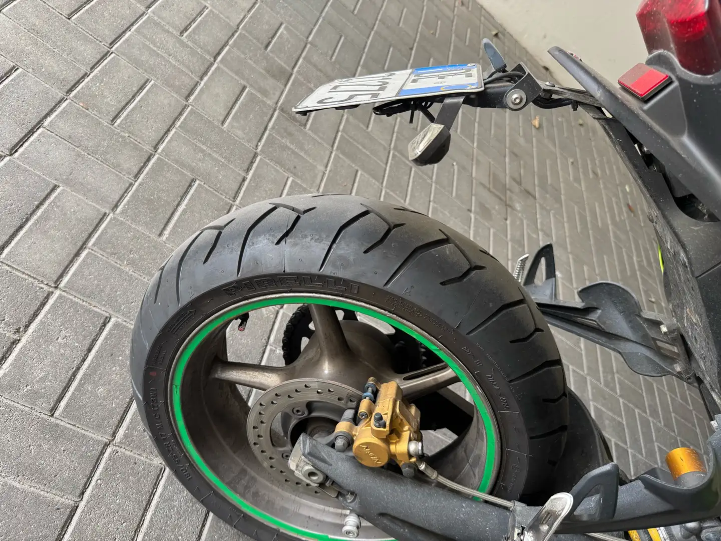 Triumph Street Triple 675 Naked Зелений - 2