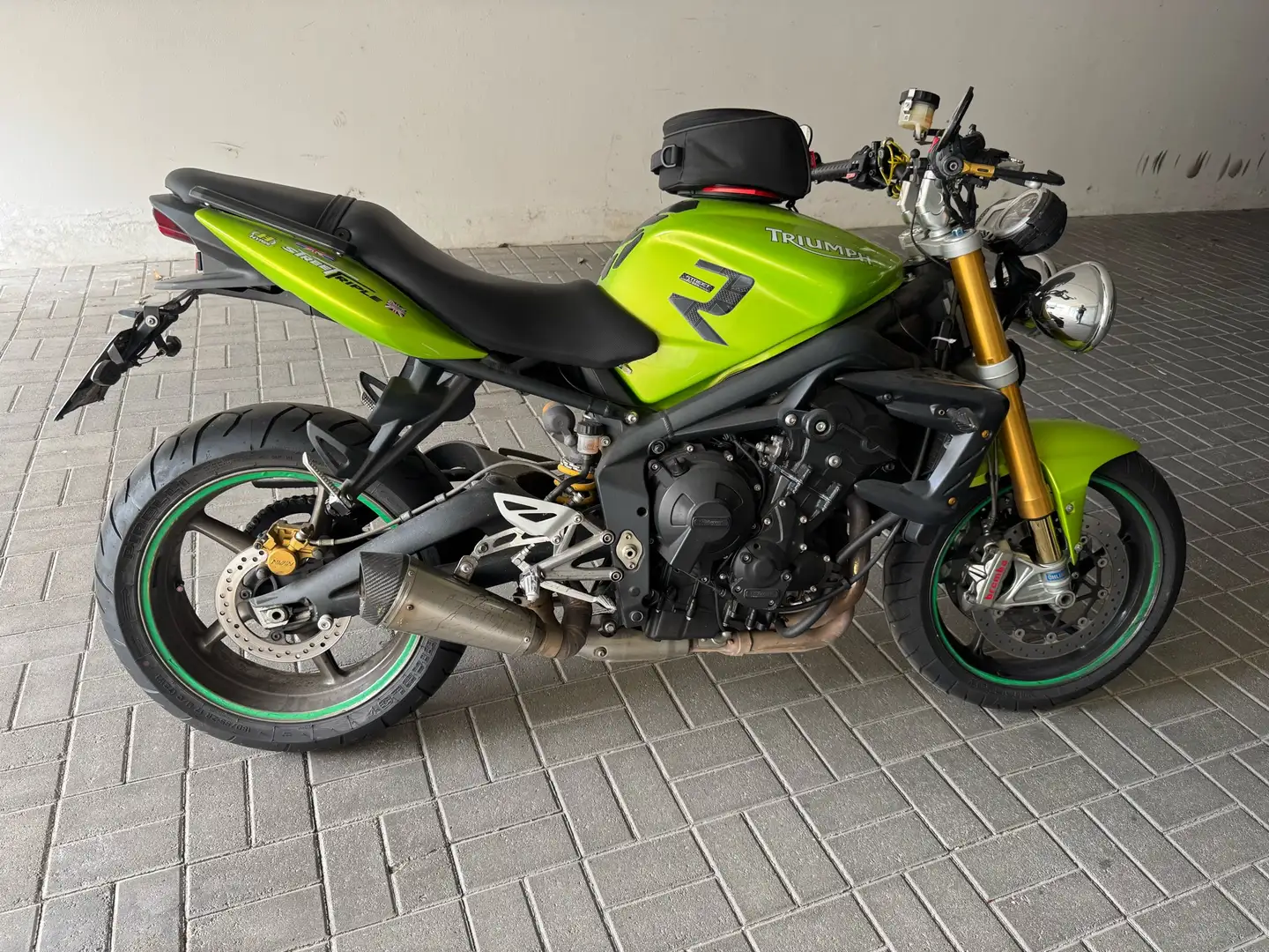 Triumph Street Triple 675 Naked Зелений - 1