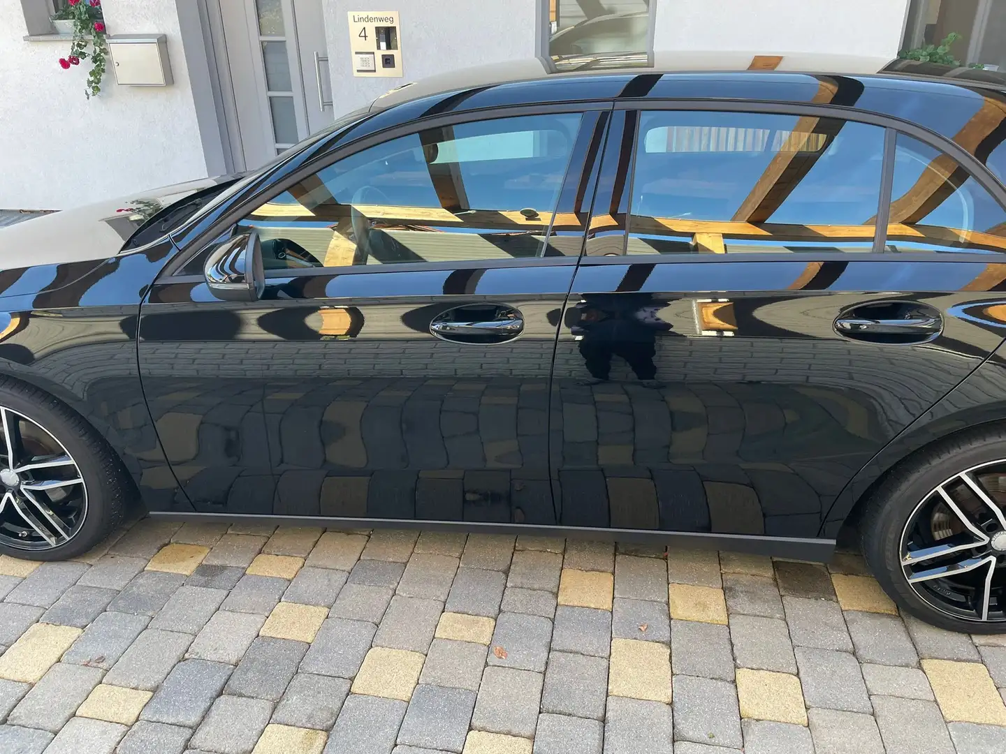 Mercedes-Benz A 180 A 180 d Aut. Schwarz - 2