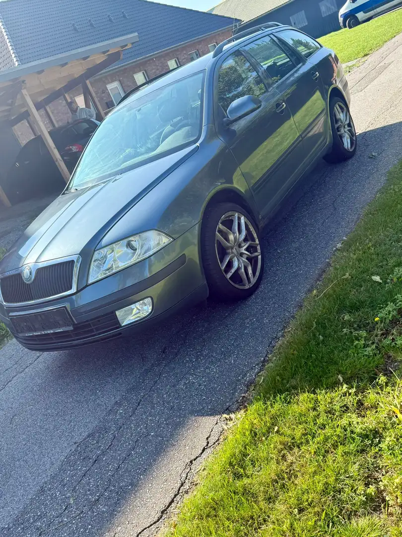 Skoda Octavia Octavia Combi 1.6 FSI Ambiente Grau - 2