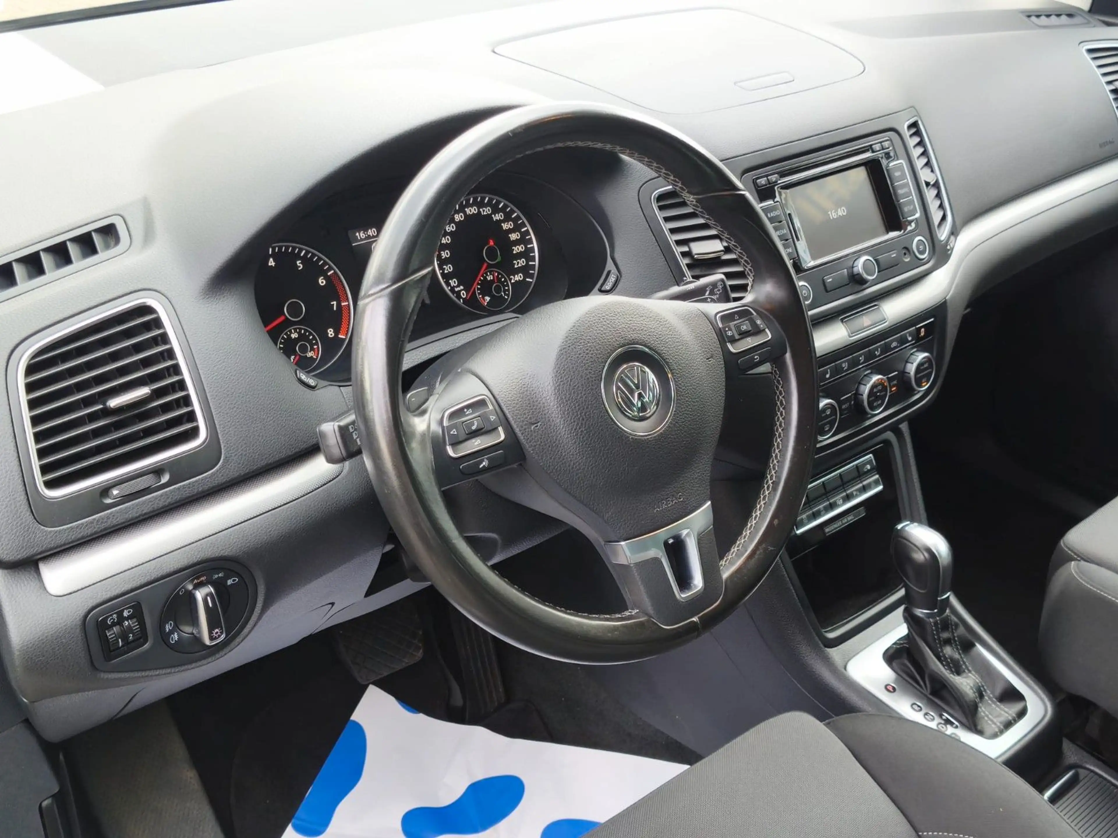 Volkswagen Sharan 1.4Comfortline DSG 7-SITZER — photo 6