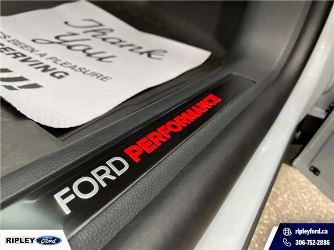 Ford Explorer photo Ford Explorer