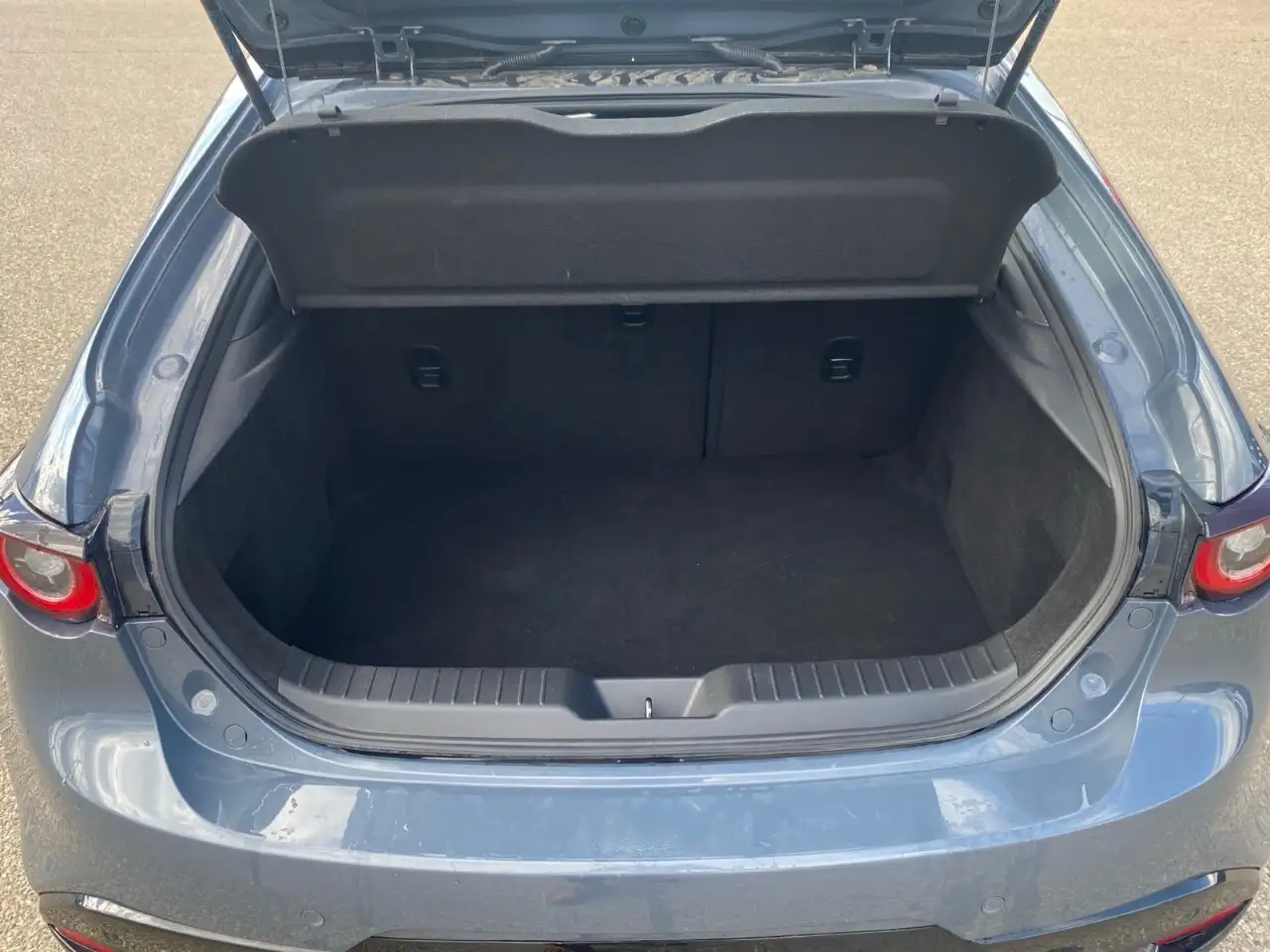 Mazda 3 снимка Mazda 3