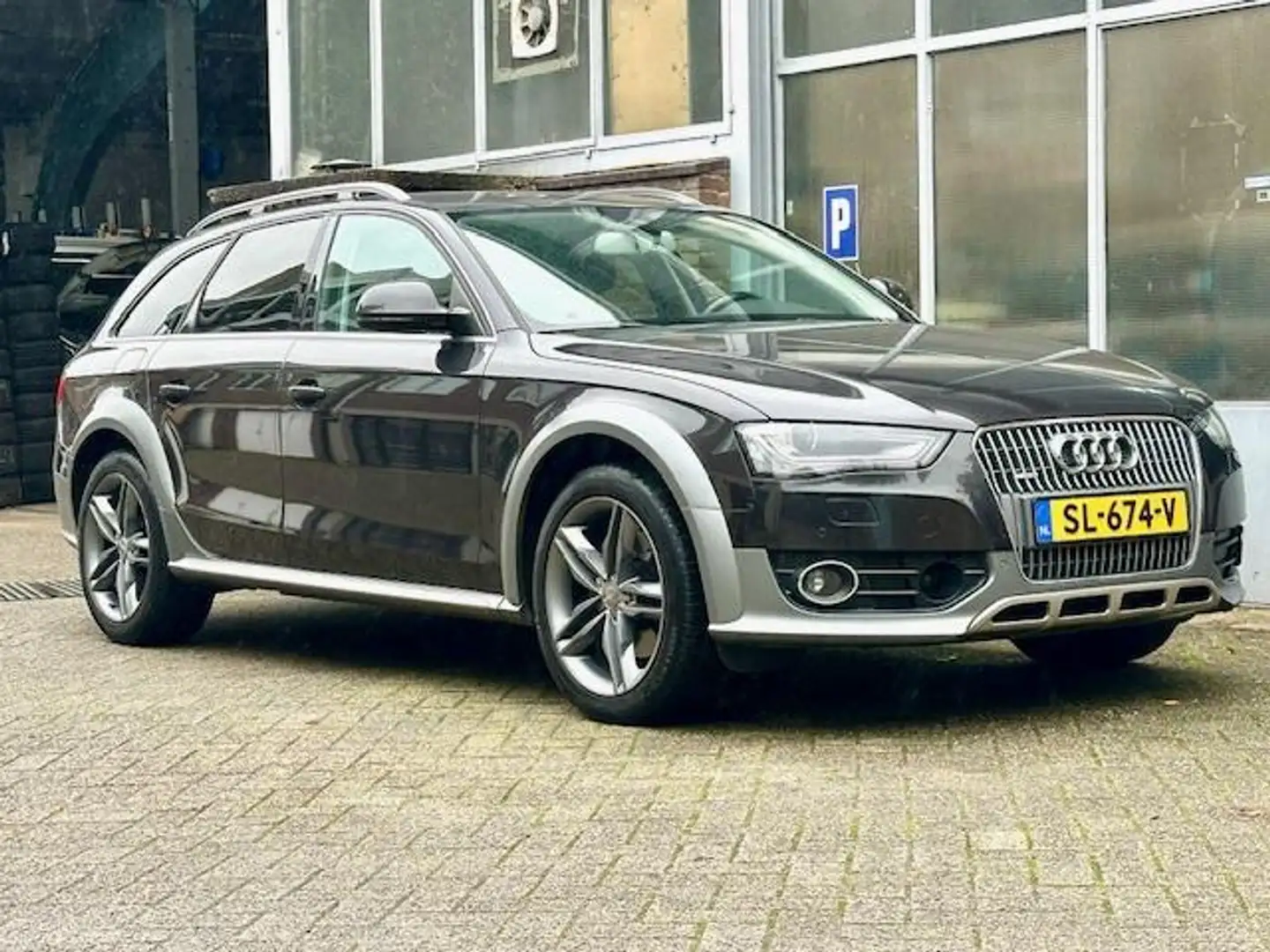 Audi A4 allroad Quattro 2.0 TFSI Pro Line Grijs - 2