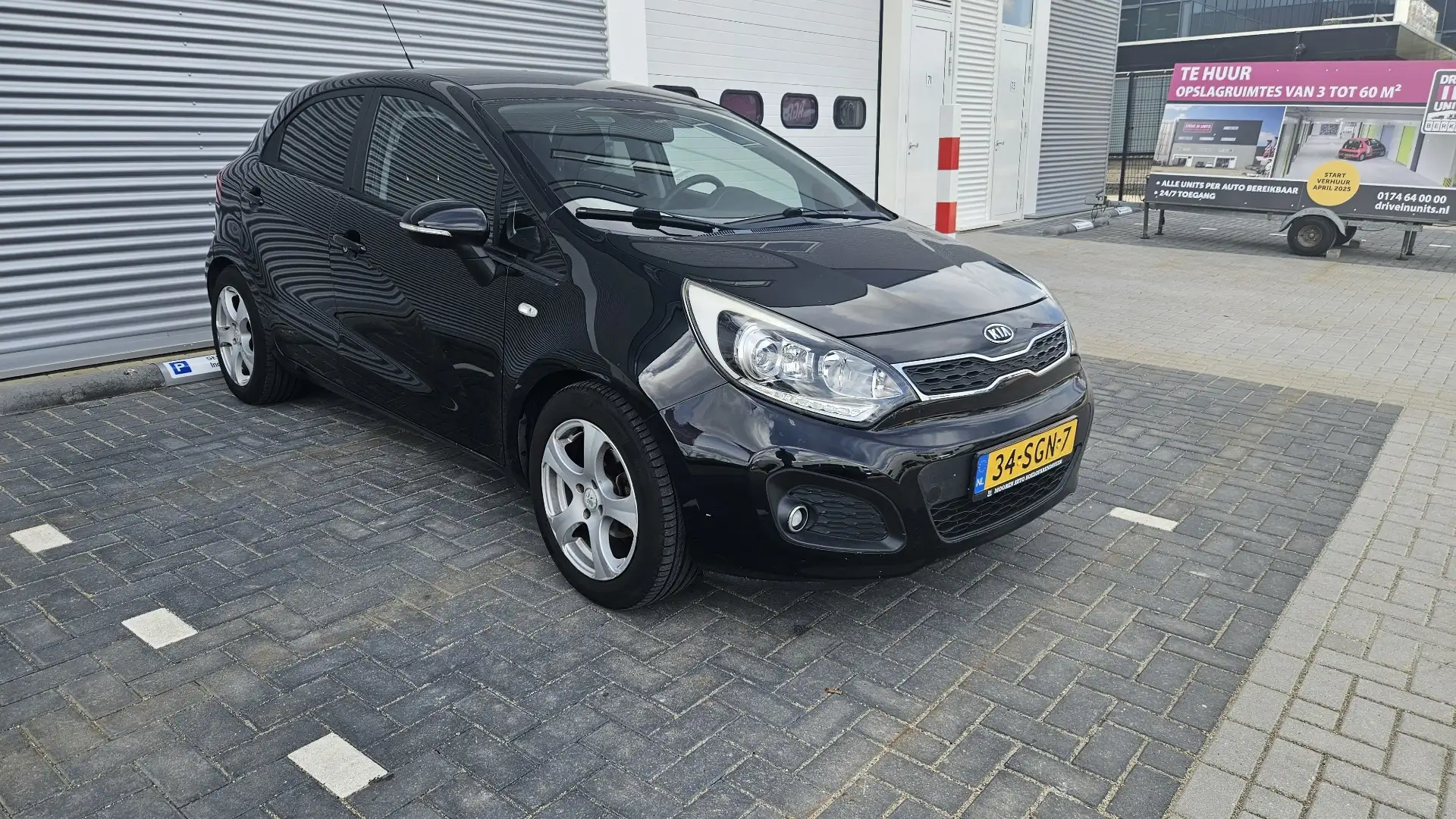 Kia Rio 1.2 CVVT Plus Pack Negro - 2