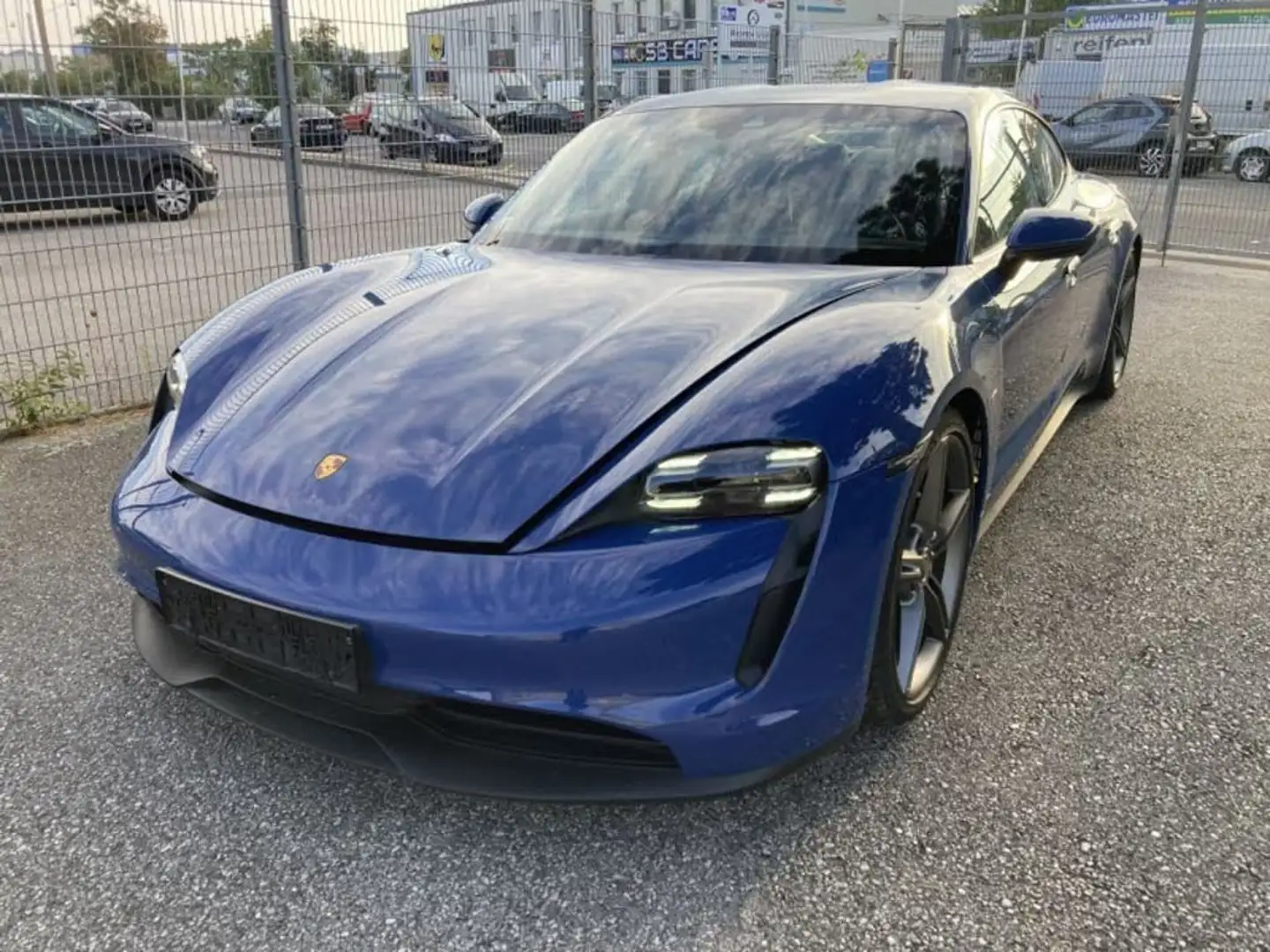 Porsche Taycan Plus Blau - 2