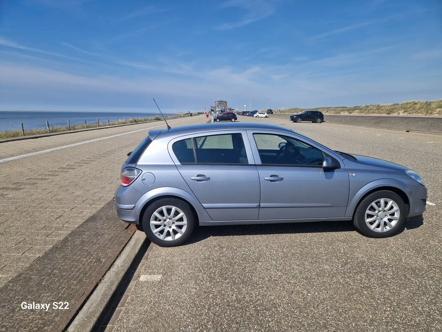 Opel Astra 1.6 Temptation Grijs - 2