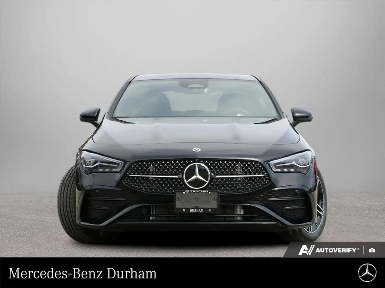 Mercedes-Benz CLA снимка Mercedes-Benz CLA