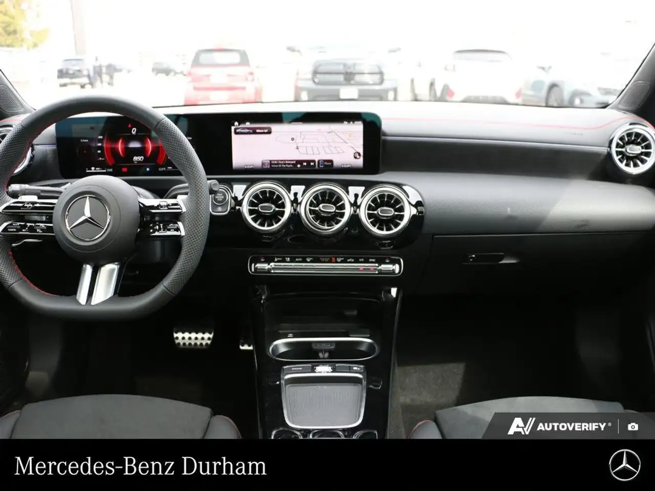 Mercedes-Benz CLA снимка Mercedes-Benz CLA