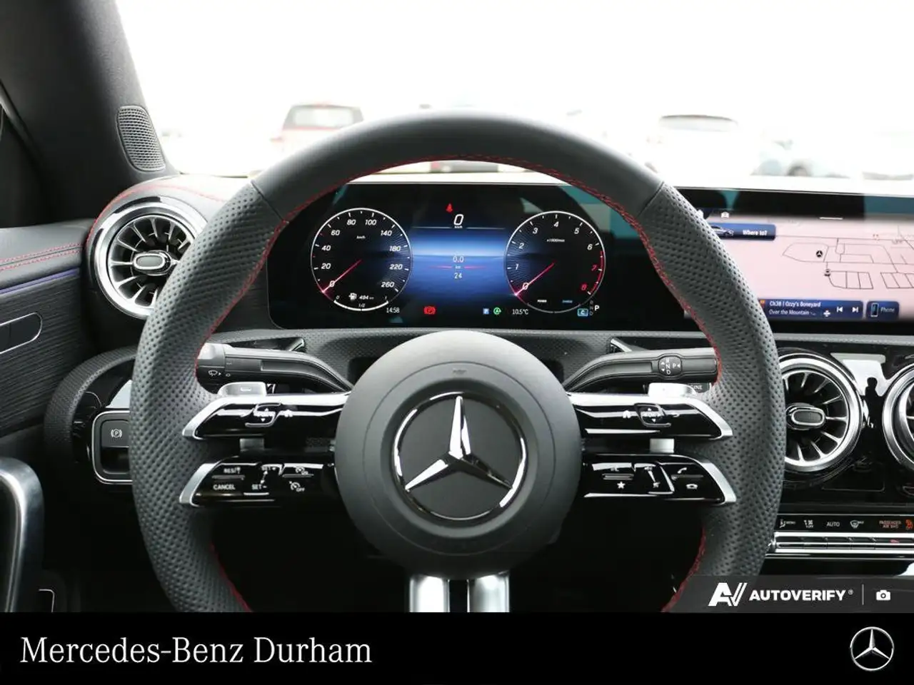 Mercedes-Benz CLA снимка Mercedes-Benz CLA