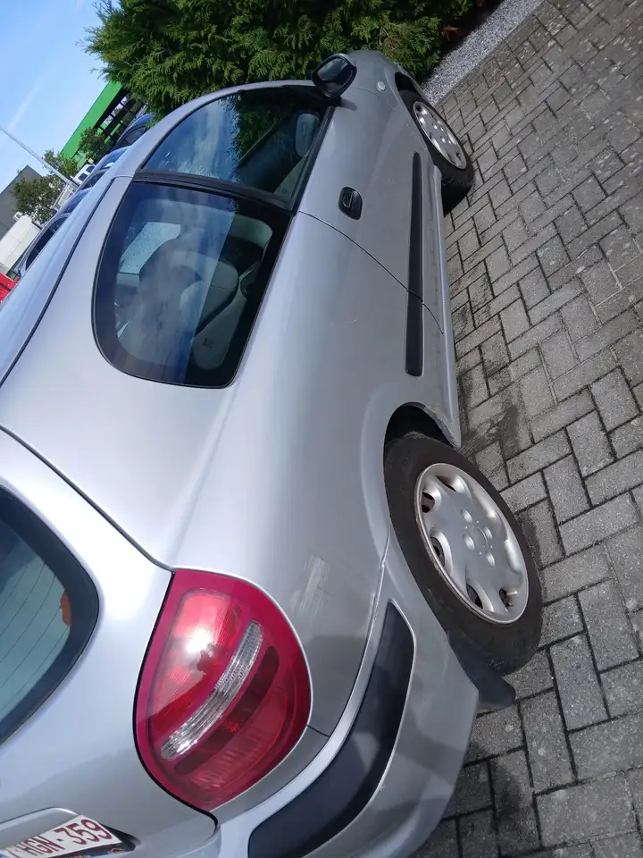 Nissan Almera 1.5i 16v Ambience SR, foto 2