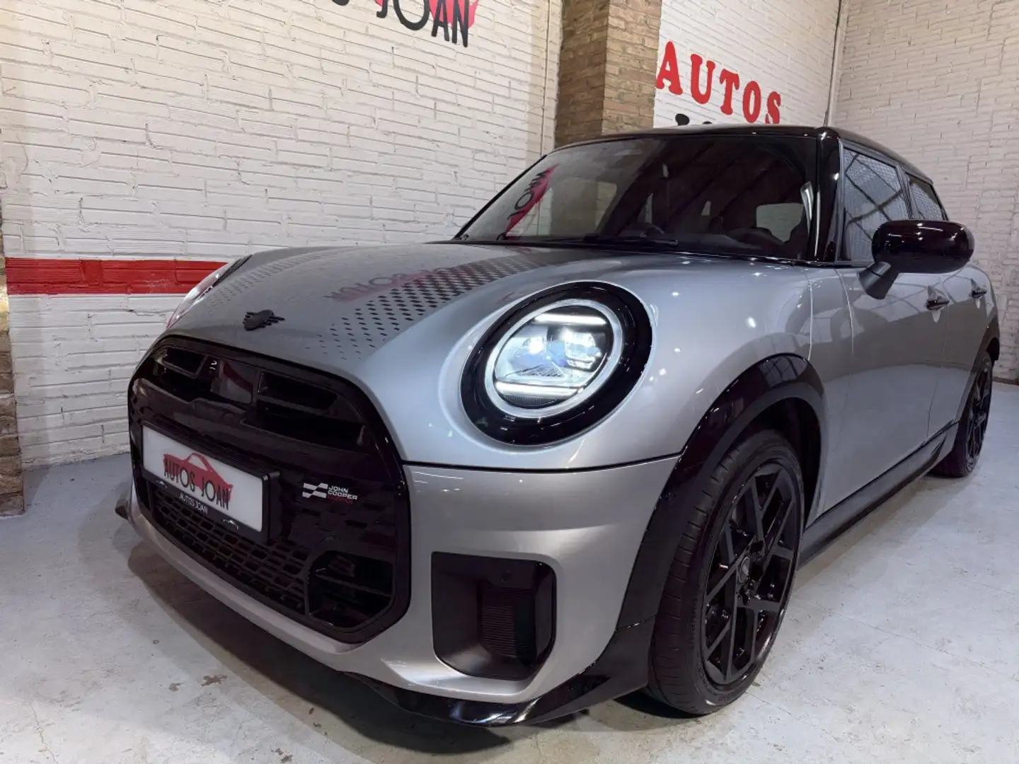MINI John Cooper Works 5 puertas C Aut. Gris - 2
