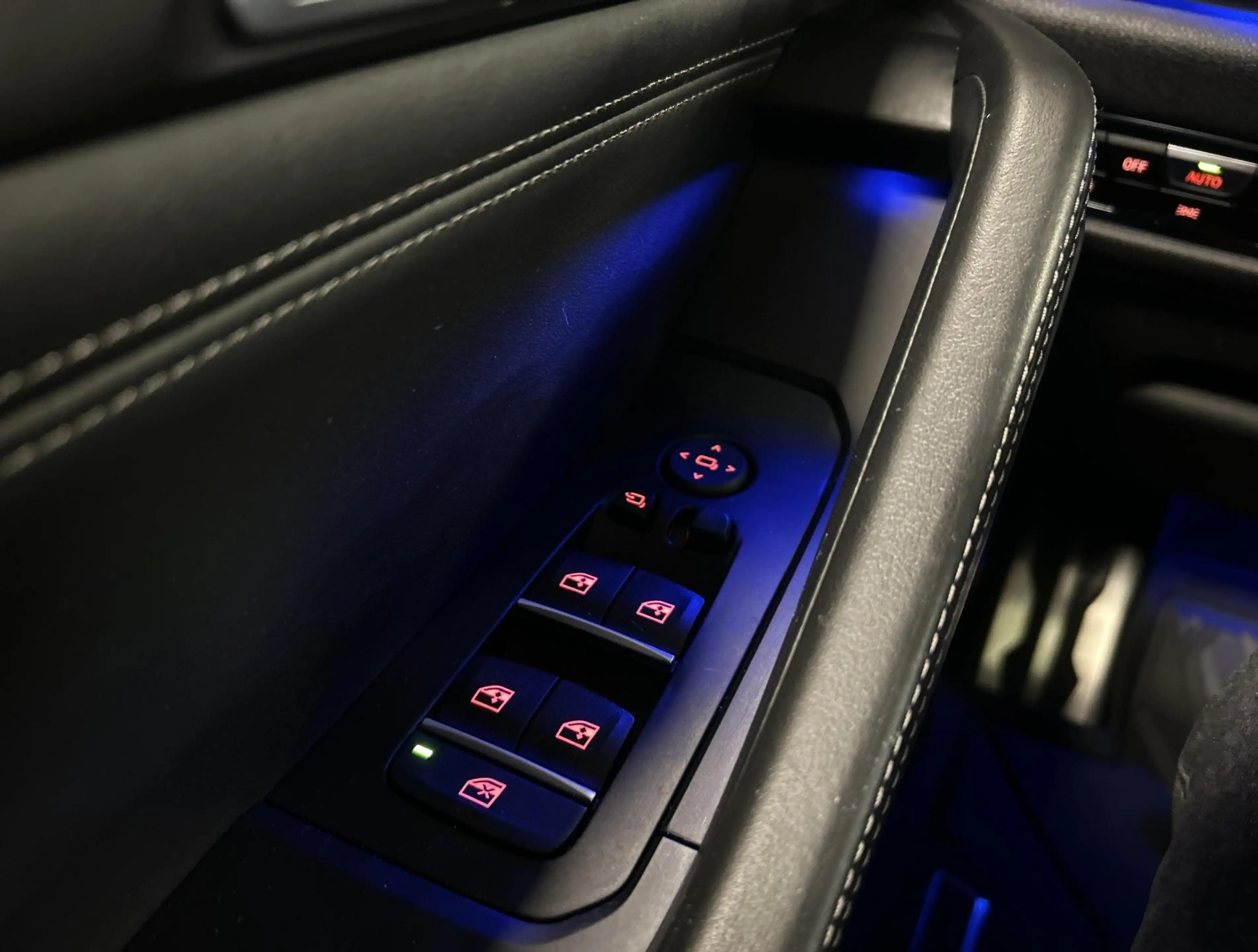 BMW X6 xDrive40i High Executive — photo 14