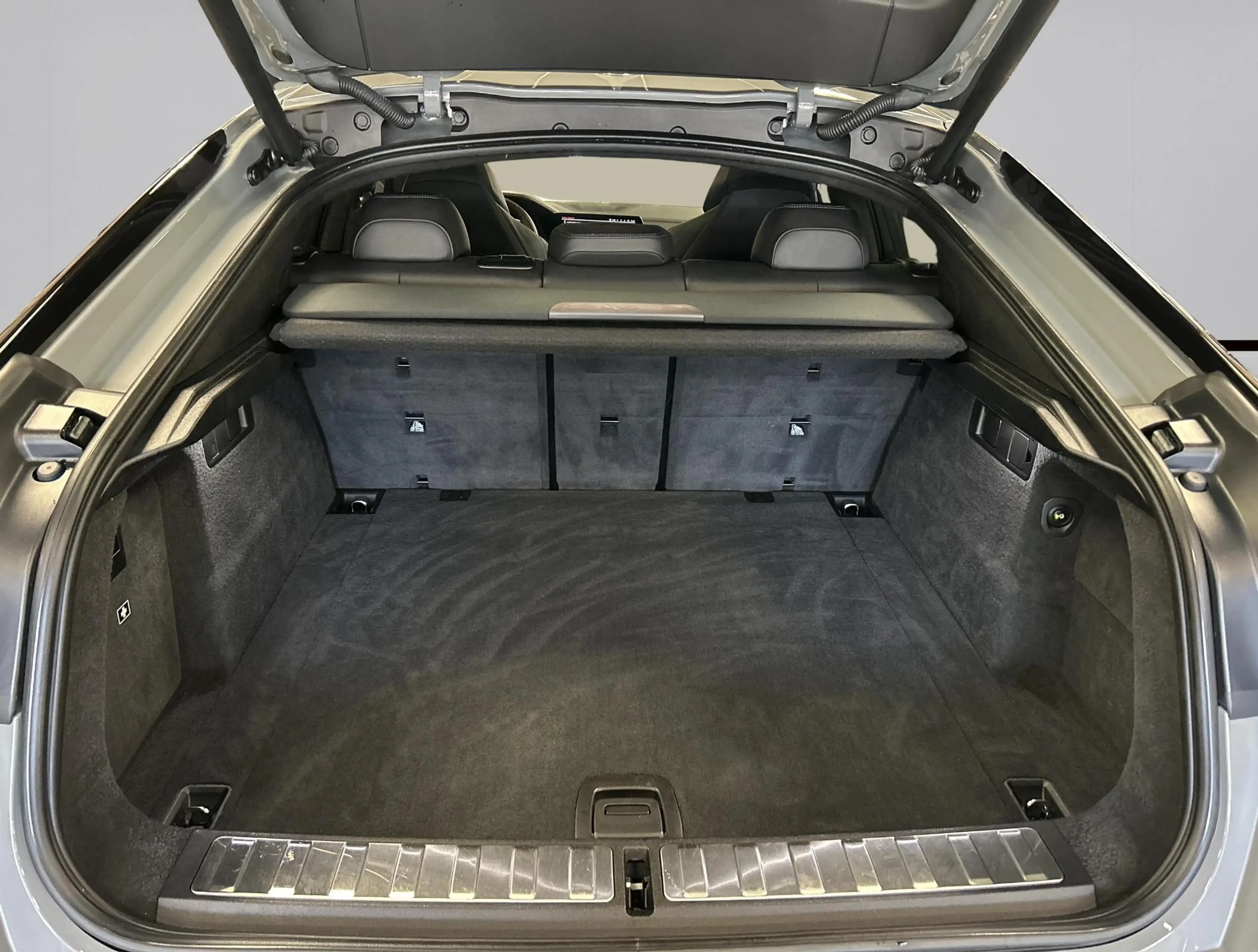 BMW X6 xDrive40i High Executive — photo 11