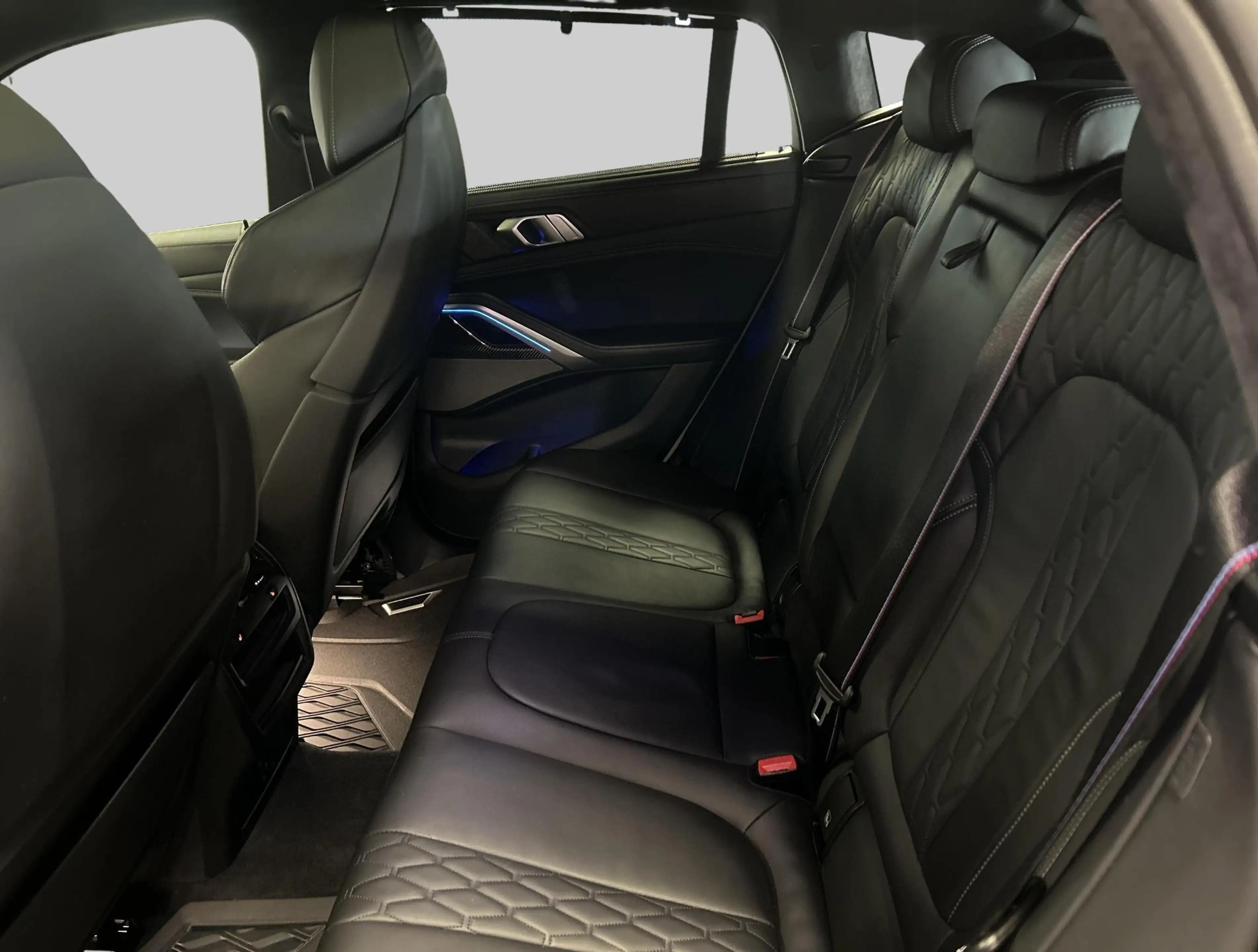 BMW X6 xDrive40i High Executive — photo 9