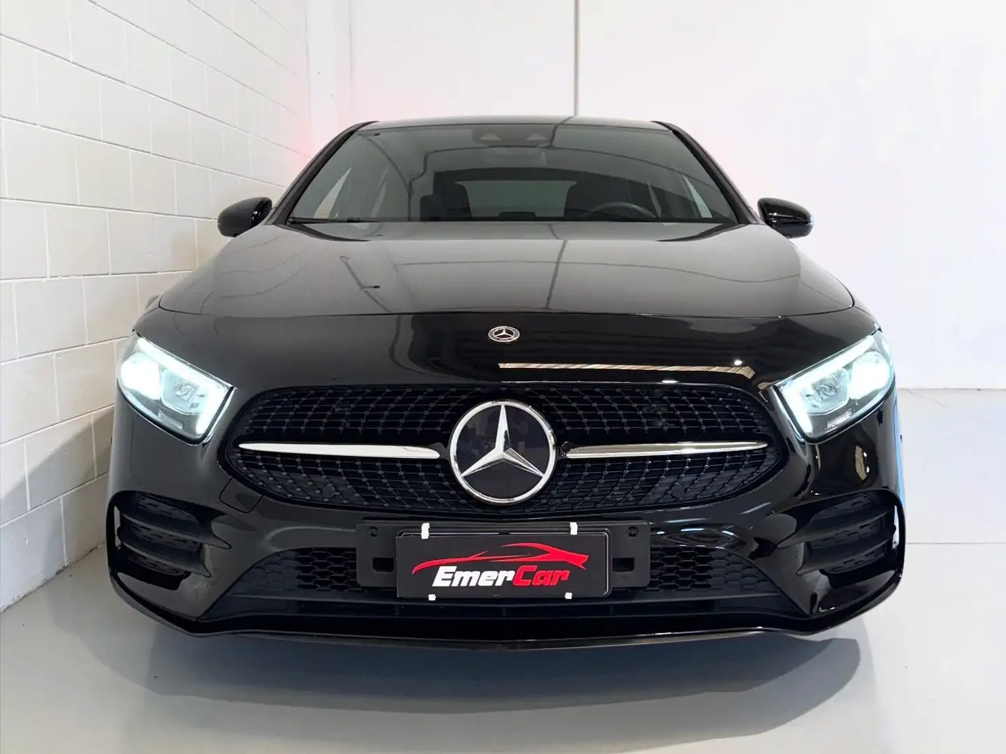 Mercedes-Benz A 180 Premium auto Amg Edition CERCHI 19'' NIGHT Nero - 2