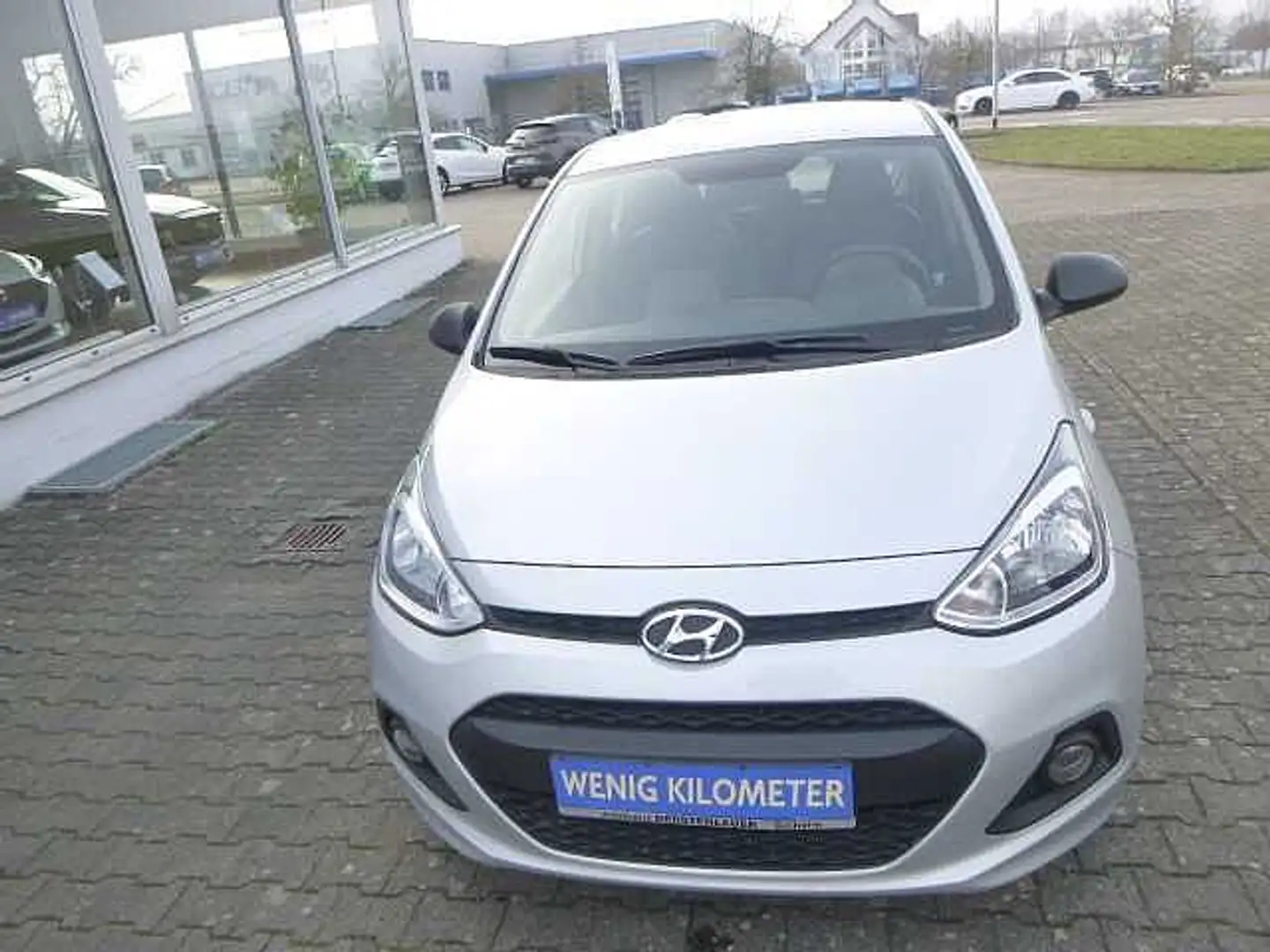 Hyundai i10 Classic 1,0l 5-Gang Wenig KM!, Klimaanlage, TÜV NE Plateado - 2
