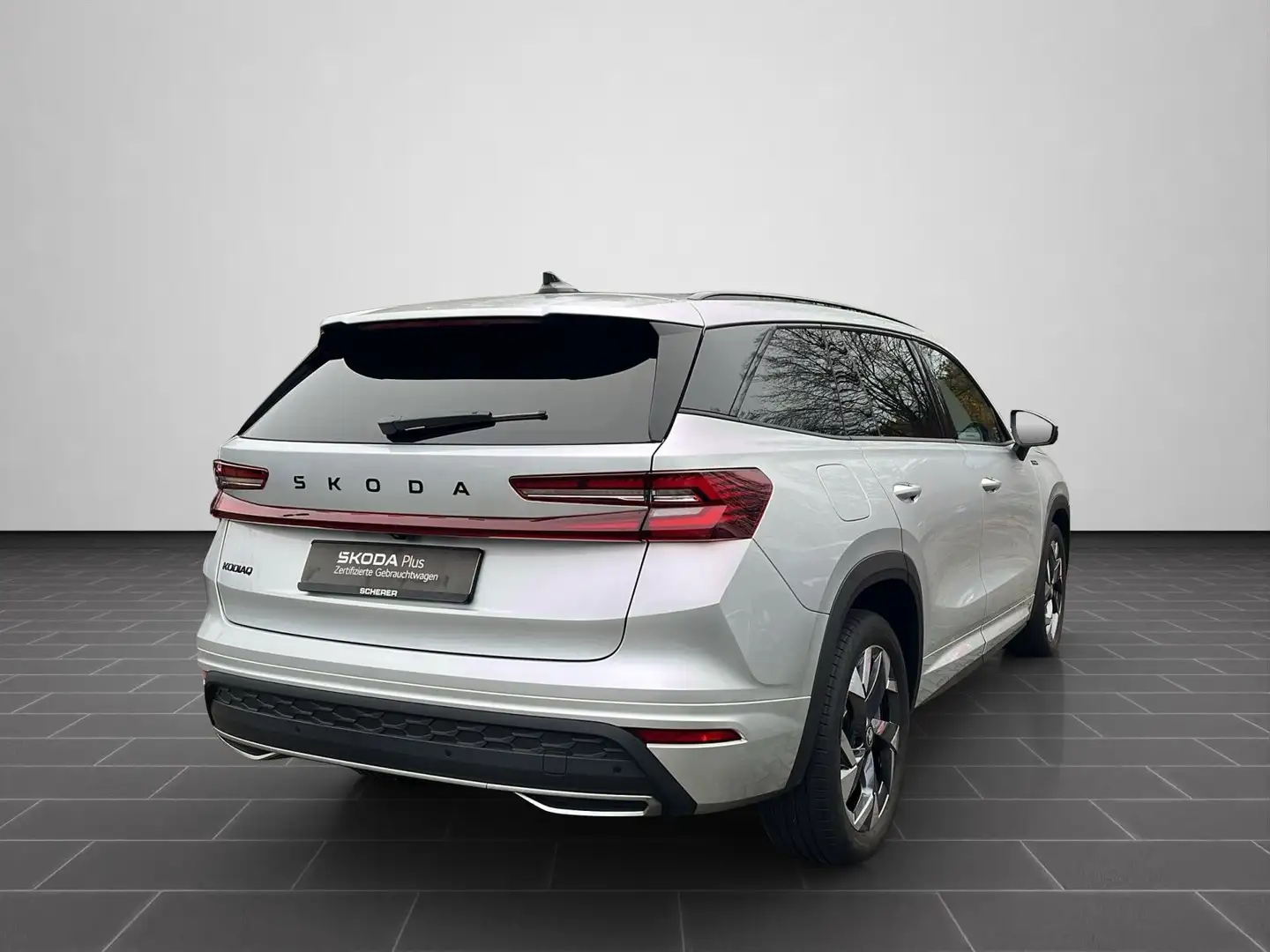 Skoda Kodiaq 1.5 TSI DSG mHEV Sportline Navi, Winter-P Silber - 2