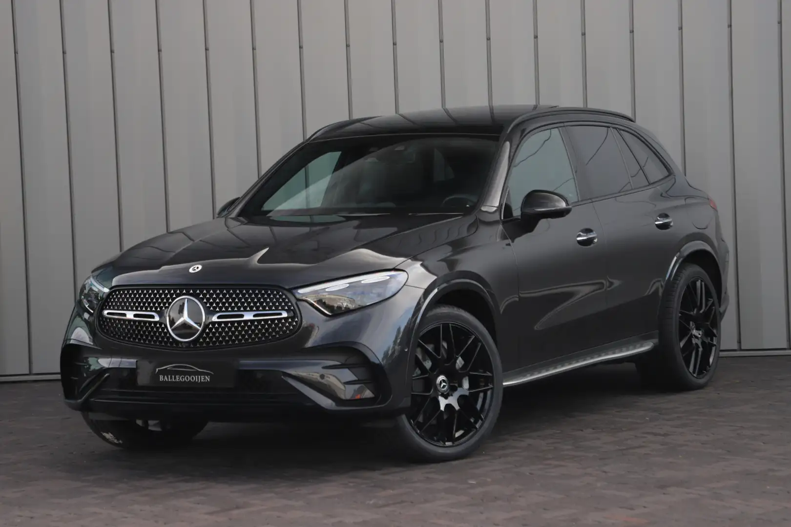 Mercedes-Benz GLC 300 300e AMG 4-Matic | 313PK | Achterasbesturing | Luc Grijs - 1