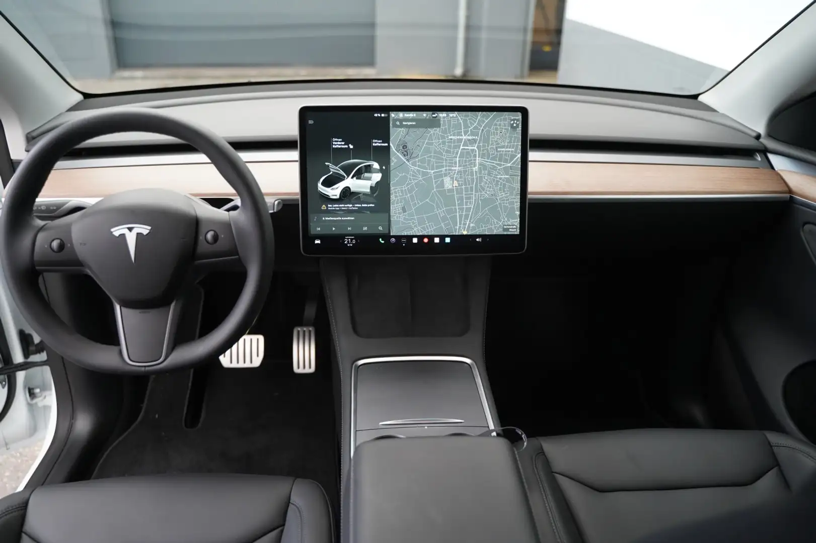 Tesla Model Y Performance *AHK* Weiß - 2