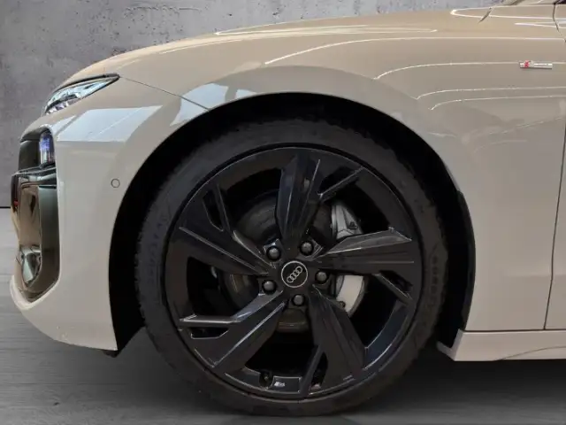 Audi A6 view 4