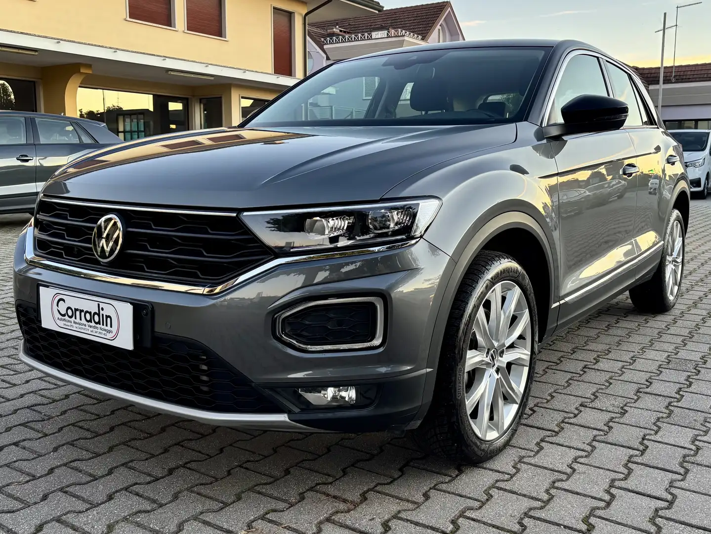 Volkswagen T-Roc T-Roc 2.0 tdi Advanced 150cv dsg Grigio - 1