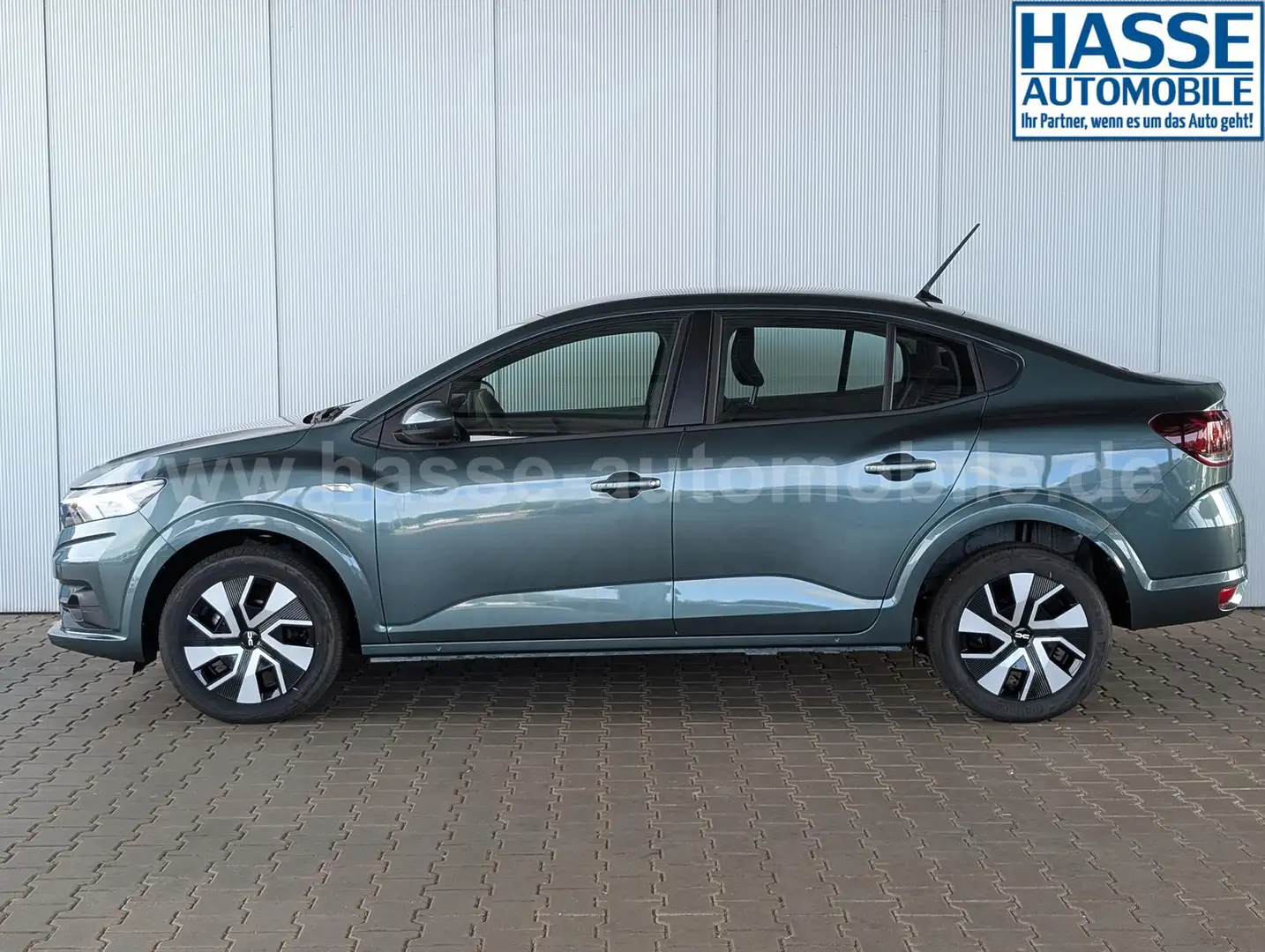 Dacia Logan EXPRESSION TCe 90 MT 6 / NAVI Carplay LED Tempo... Verde - 2