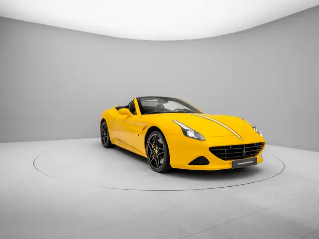 Ferrari California view 3