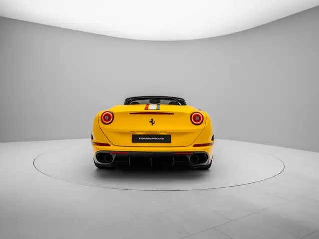 Ferrari California view 6