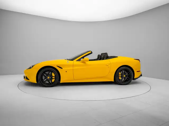 Ferrari California view 8