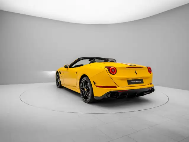 Ferrari California view 7