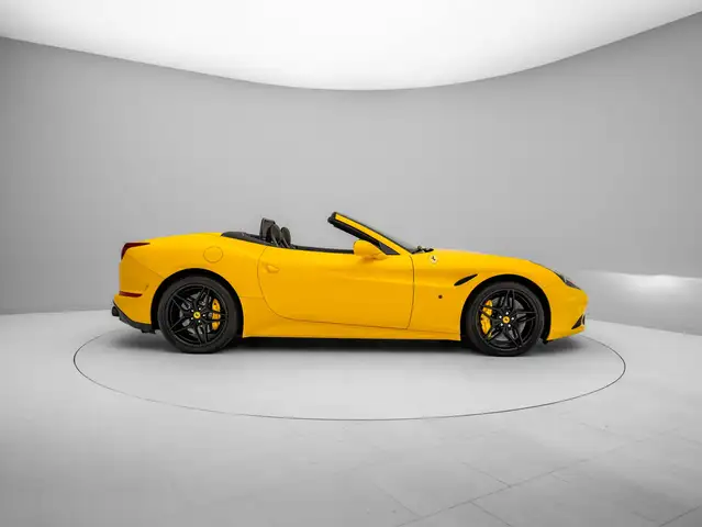 Ferrari California view 4