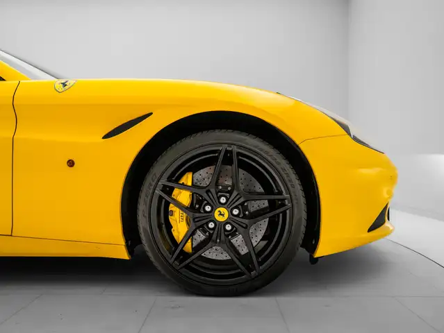 Ferrari California view 9