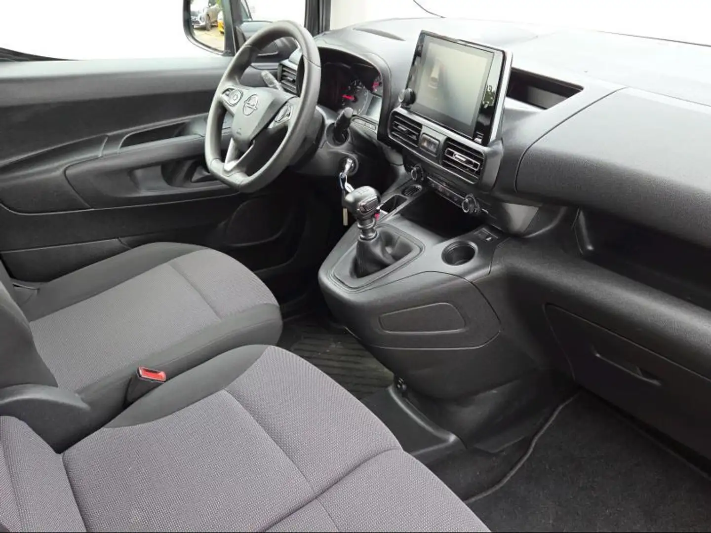 Opel Combo Cargo Edition 1.2i 110pk Airco | 3-zit | Carplay | Zwart - 2