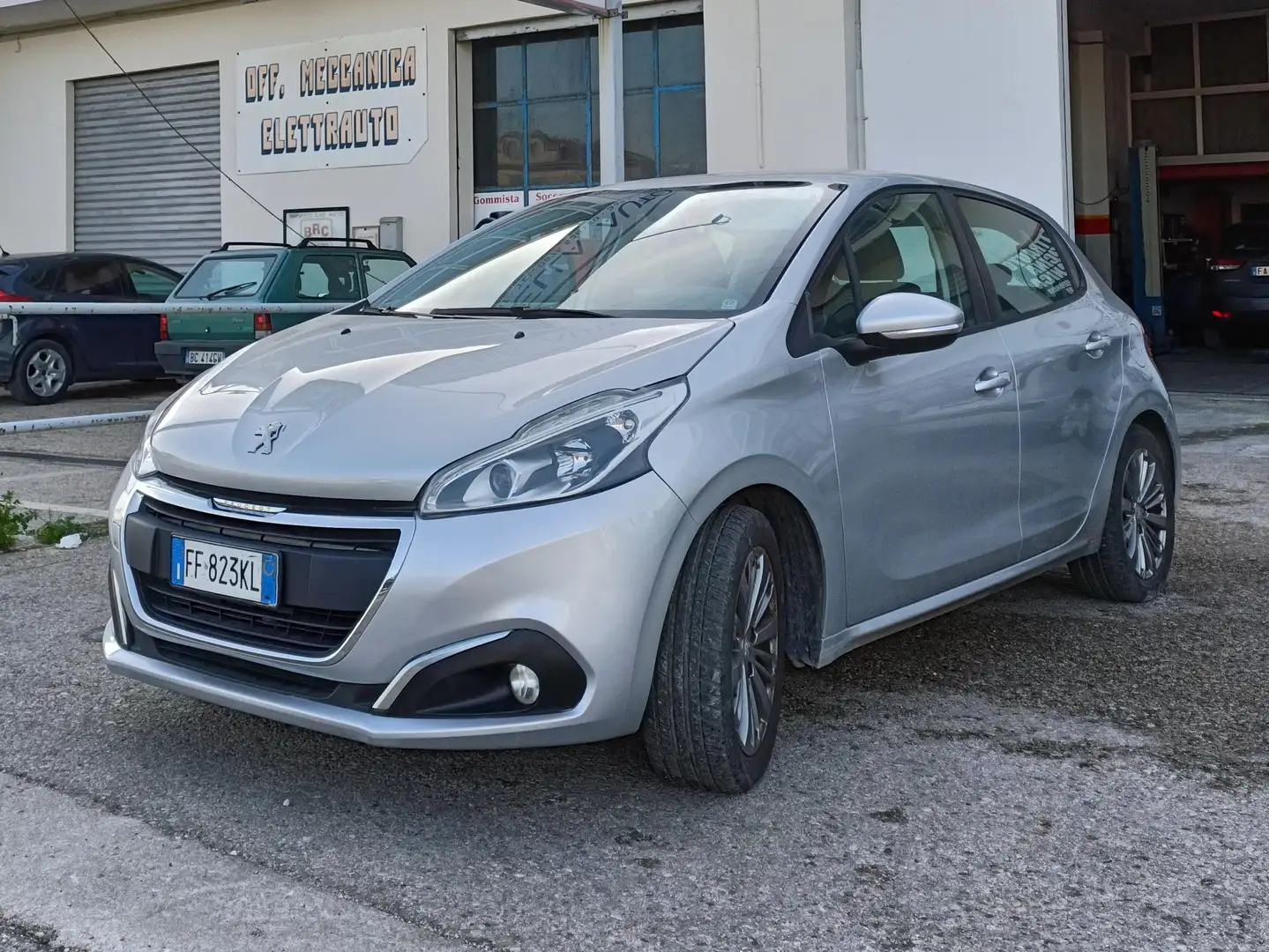 Peugeot 208 208 I 2015 5p 1.2 puretech Active 82cv Argento - 1