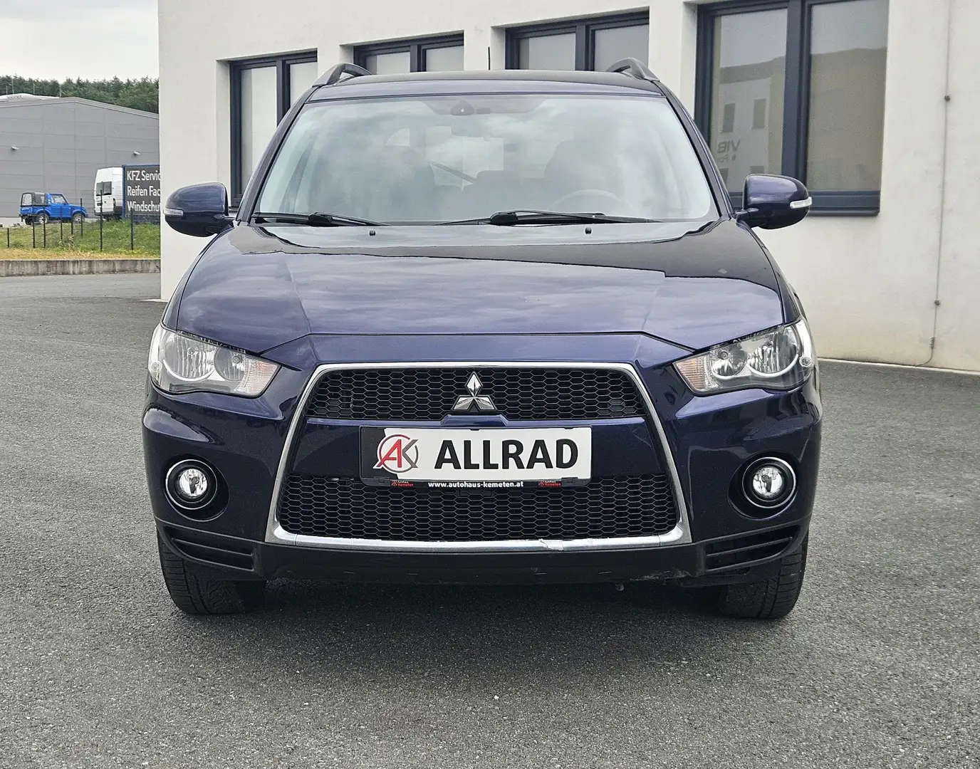 Mitsubishi Outlander Invite 4WD Blau - 2