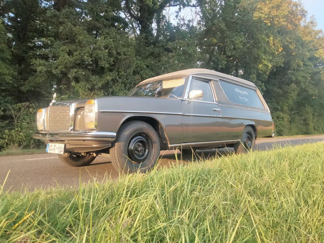 Mercedes-Benz W 114/115 Strich-Acht Leichenwagen, foto 6