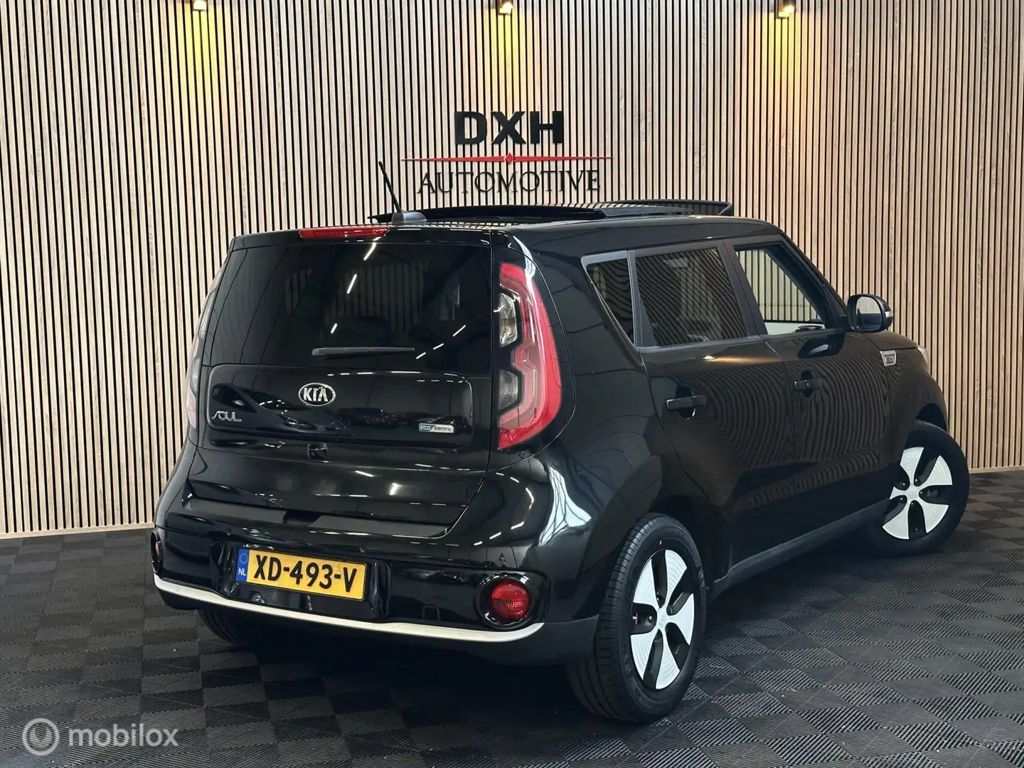Kia Soul EV ExecutiveLine 1eEIGENR! PANO CARPLAY XENON LEDE Zwart - 2