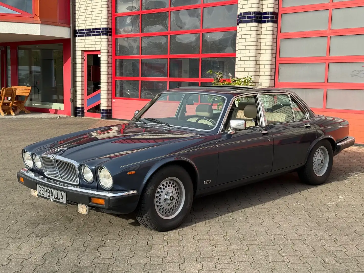 Jaguar XJ12 GEPFLEGT, H-ZULASSUNG, HU 06/2027 Blau - 1