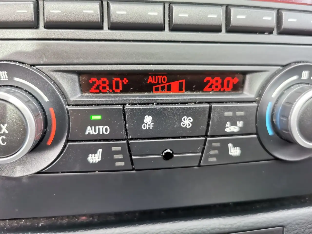 BMW X1 снимка BMW X1