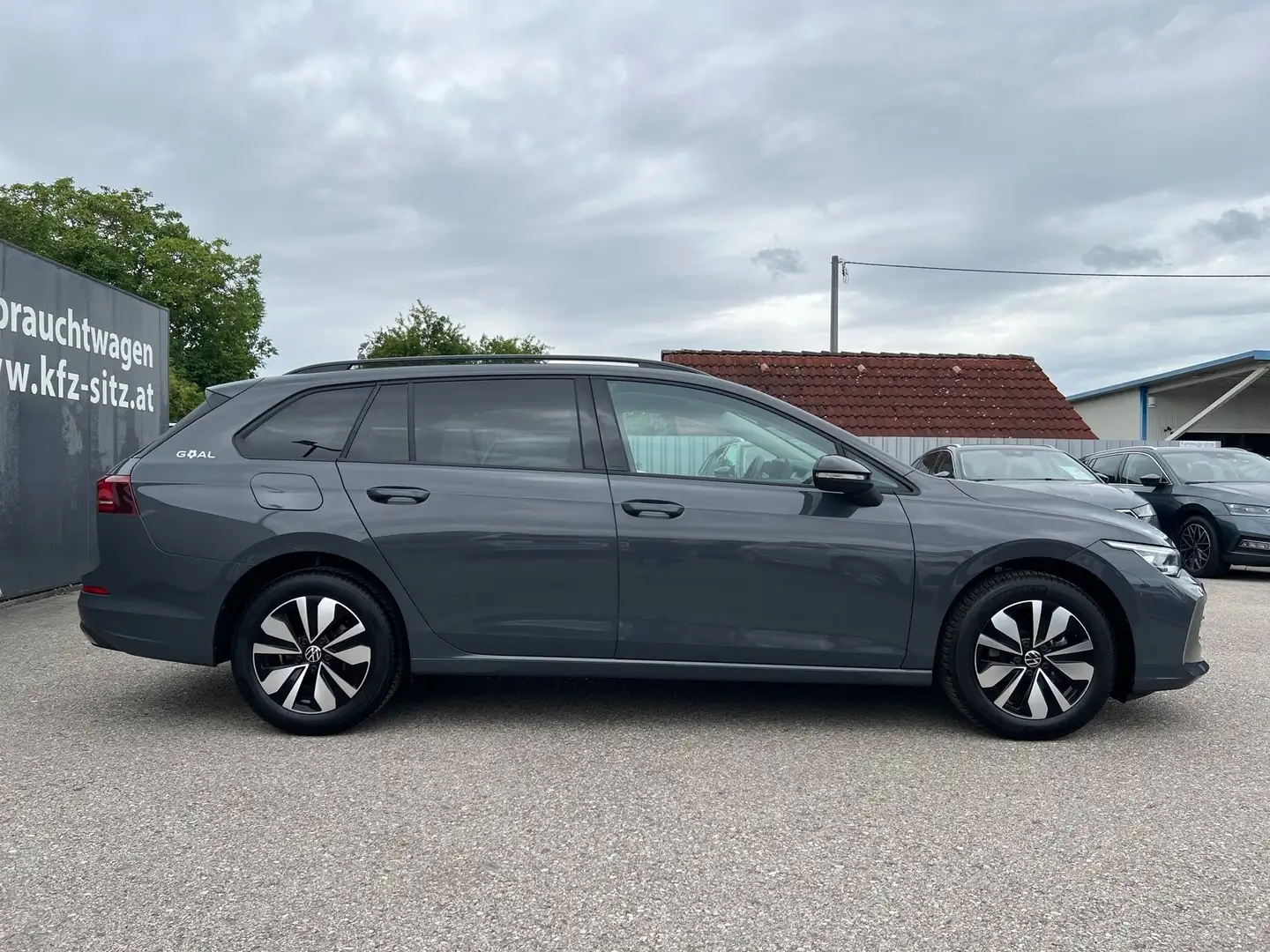 Volkswagen Golf Variant 1,5 TSI ACT Goal | NP: €42.300 Grau - 2