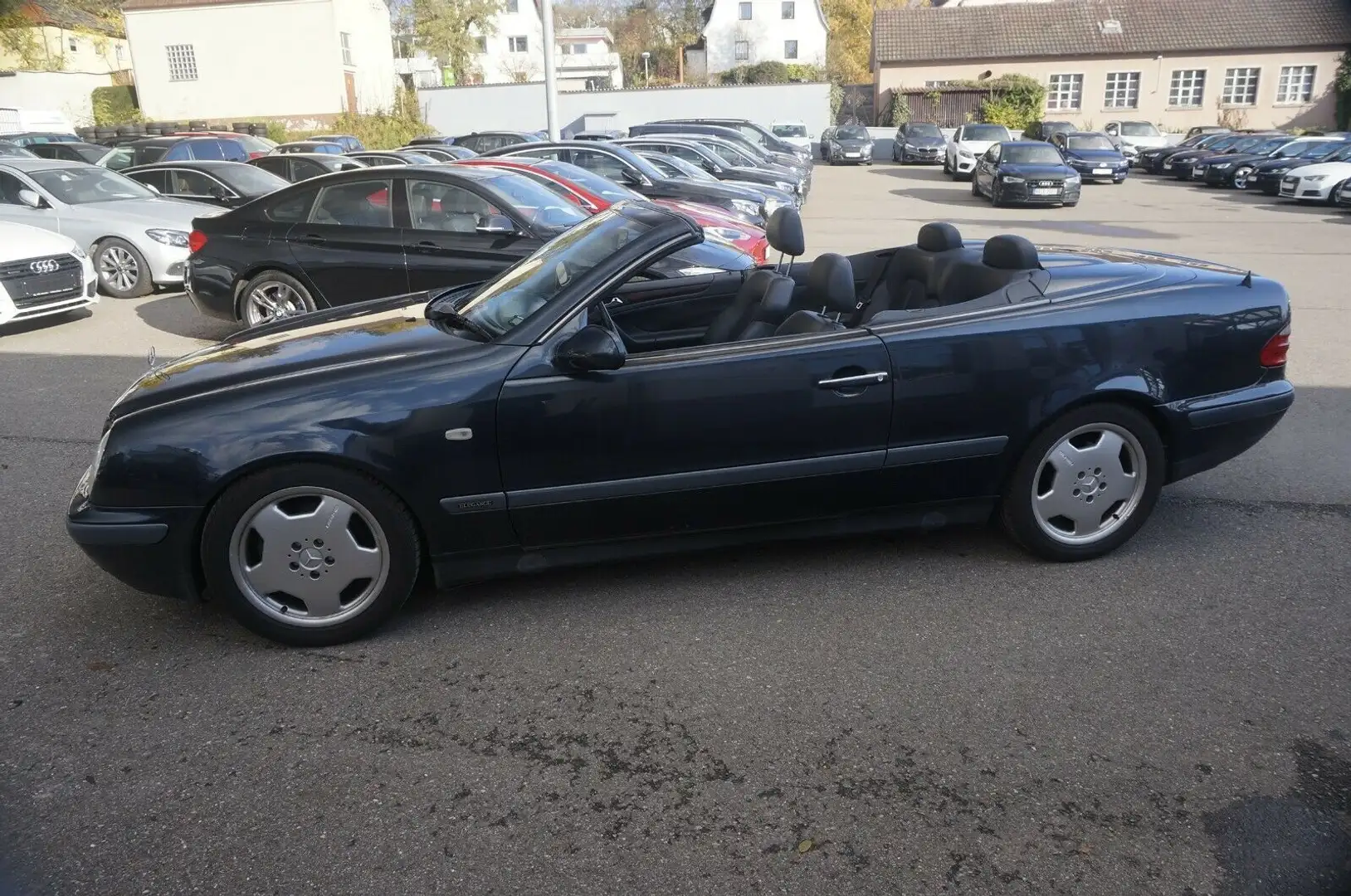Mercedes-Benz 320 CLK 320 Cabrio Eleg.Autm.KLIMA*LEDER*SHZG*KAMERA Noir - 1