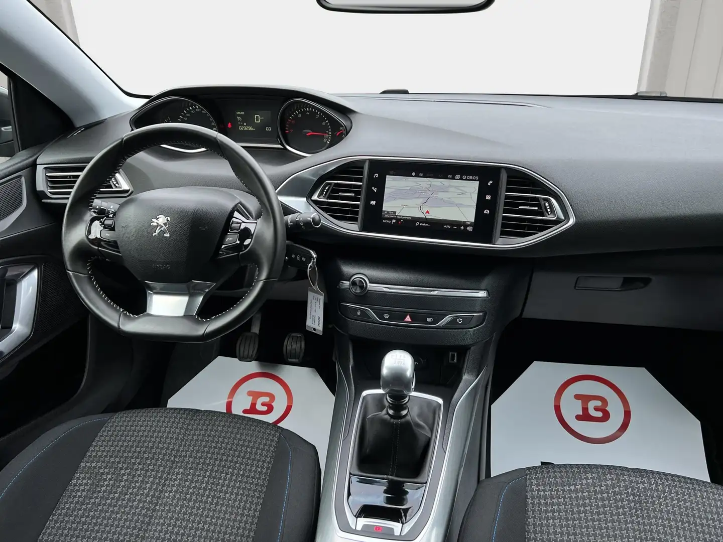 Peugeot 308 1.2 PureTech Style | Navigatie | Apple carplay Gris - 2