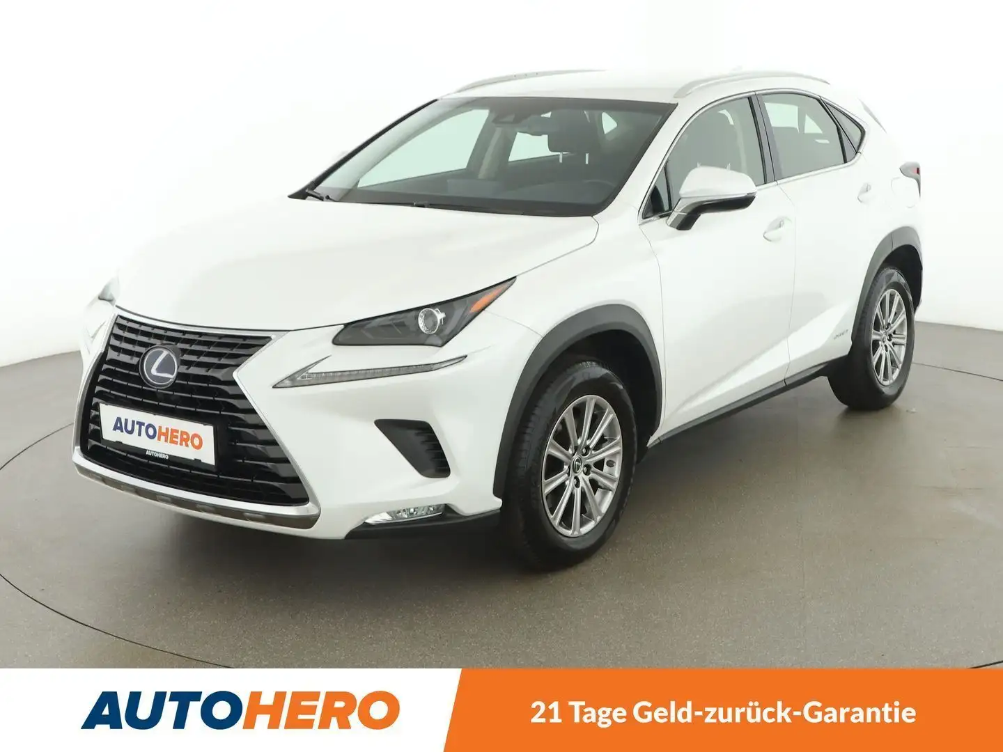 Lexus NX 300h NX 300h E-Four Business Line Aut. *LED*ACC*NAVI* Weiß - 1