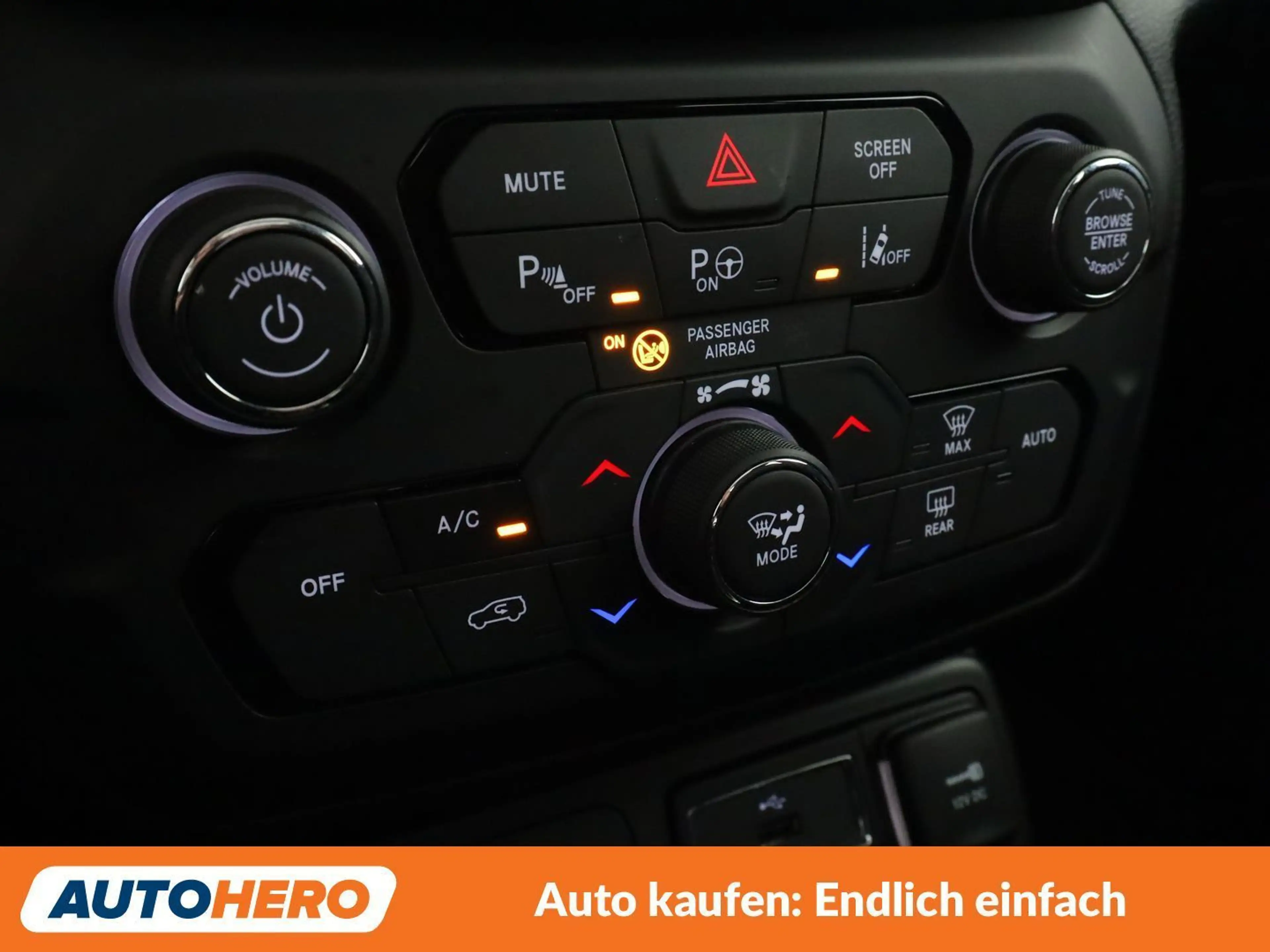 Jeep Renegade 2.0 M-Jet Limited 4WD — photo 26