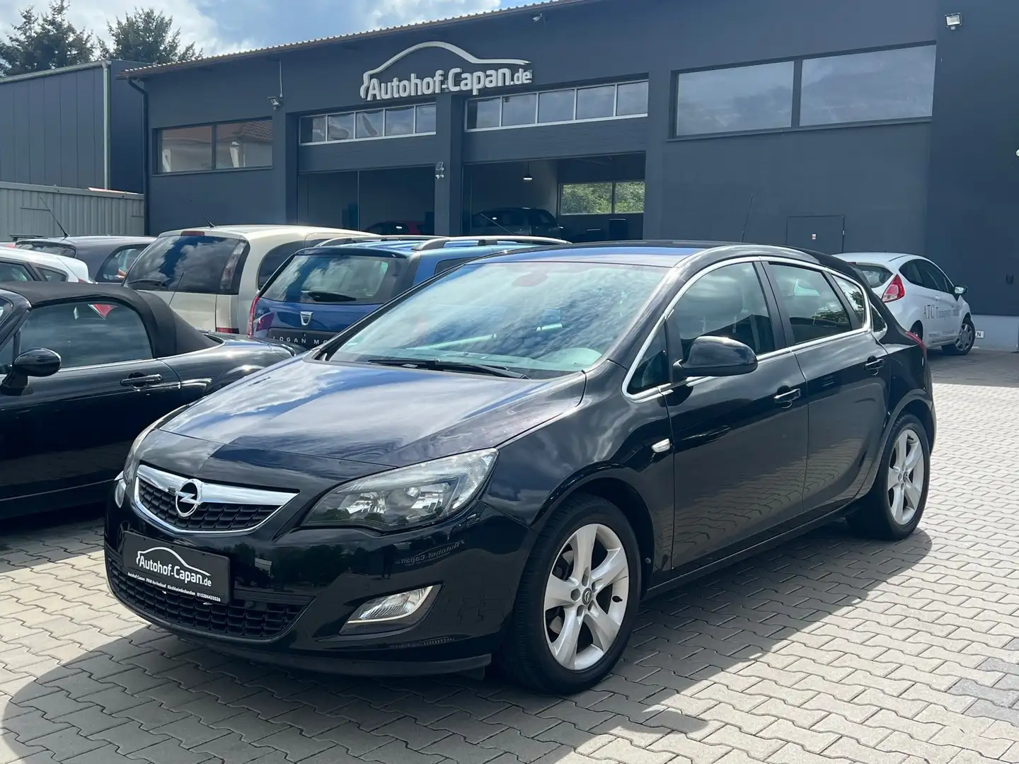 Opel Astra Astra J Lim. 5-trg Sport/Klima/SHZ/PDC/Scheckheft Noir - 1