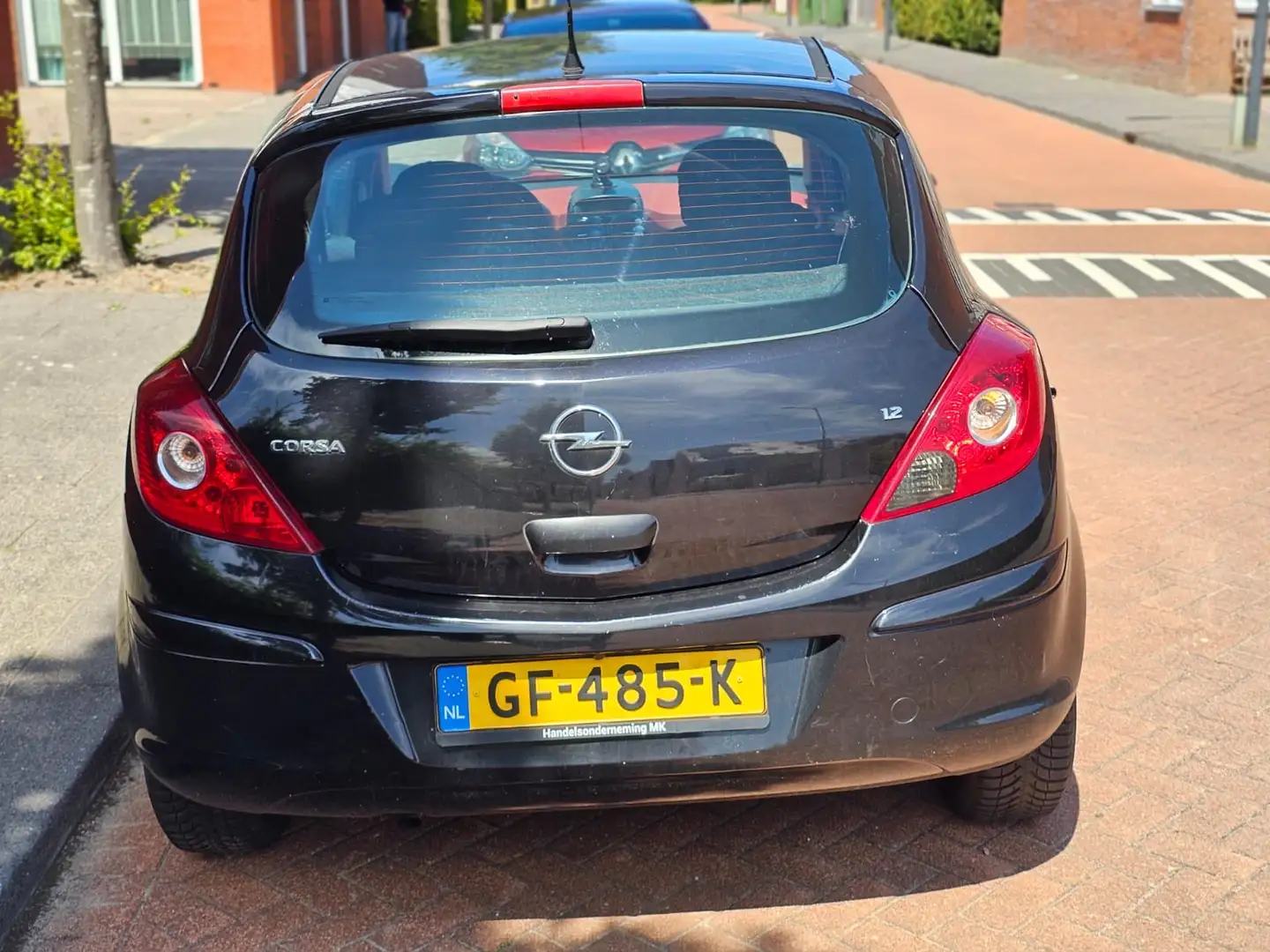 Opel Corsa 1.2-16V Essentia Zwart - 2