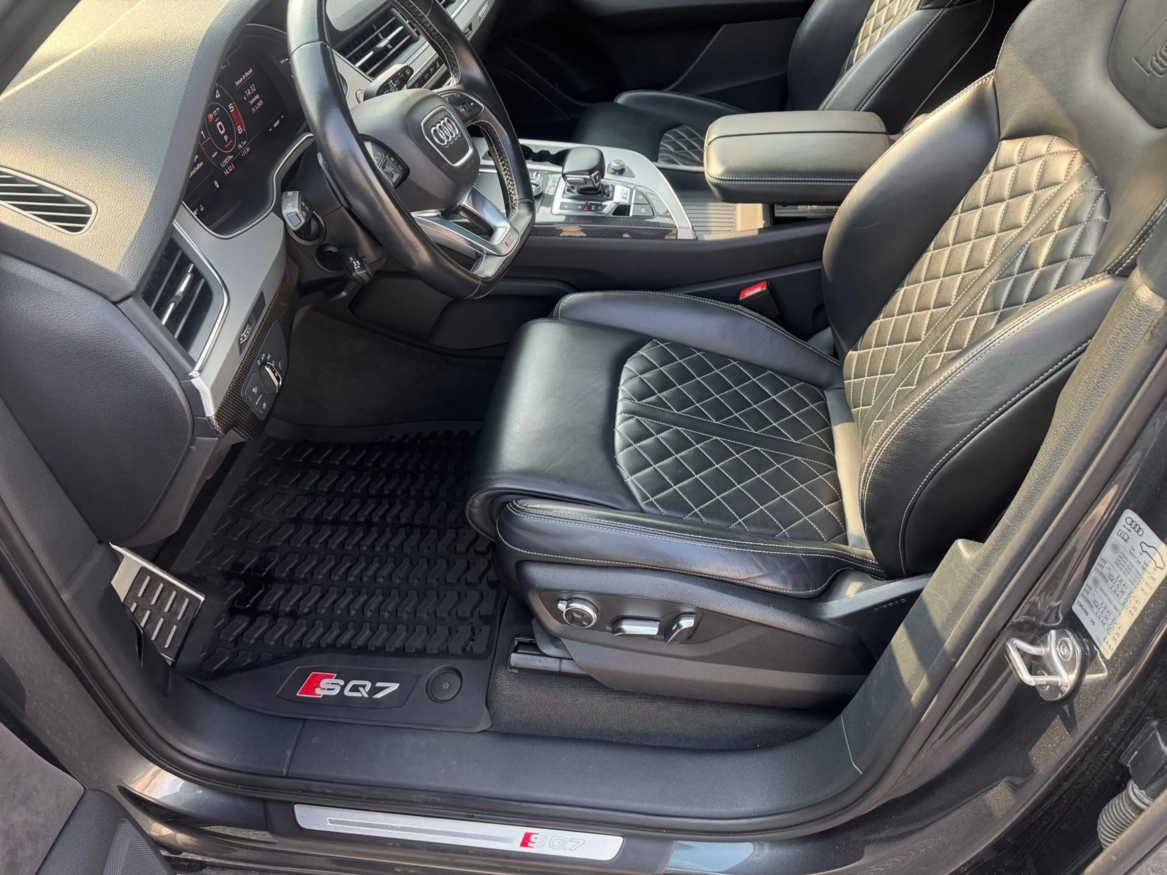 Audi SQ7 4.0 TDI V8 S-Line quattro — photo 9